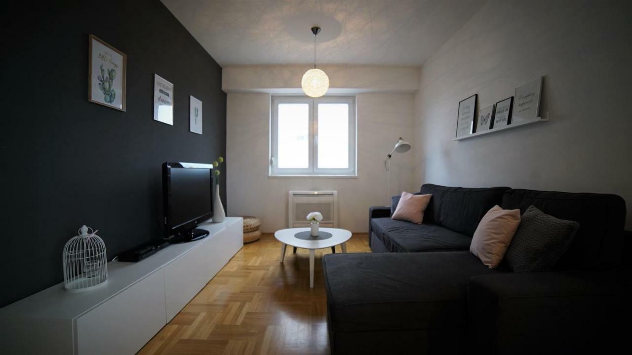 Dolce Vita Apartment Zara Esterno foto
