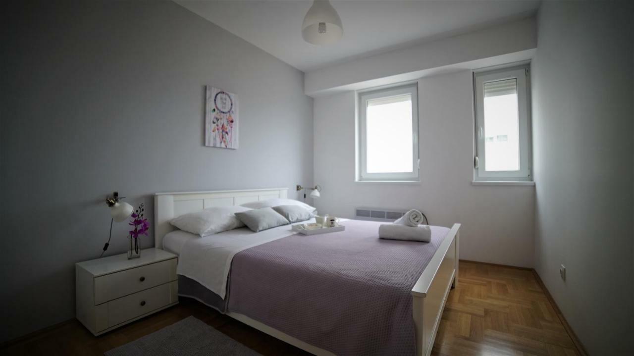 Dolce Vita Apartment Zara Esterno foto