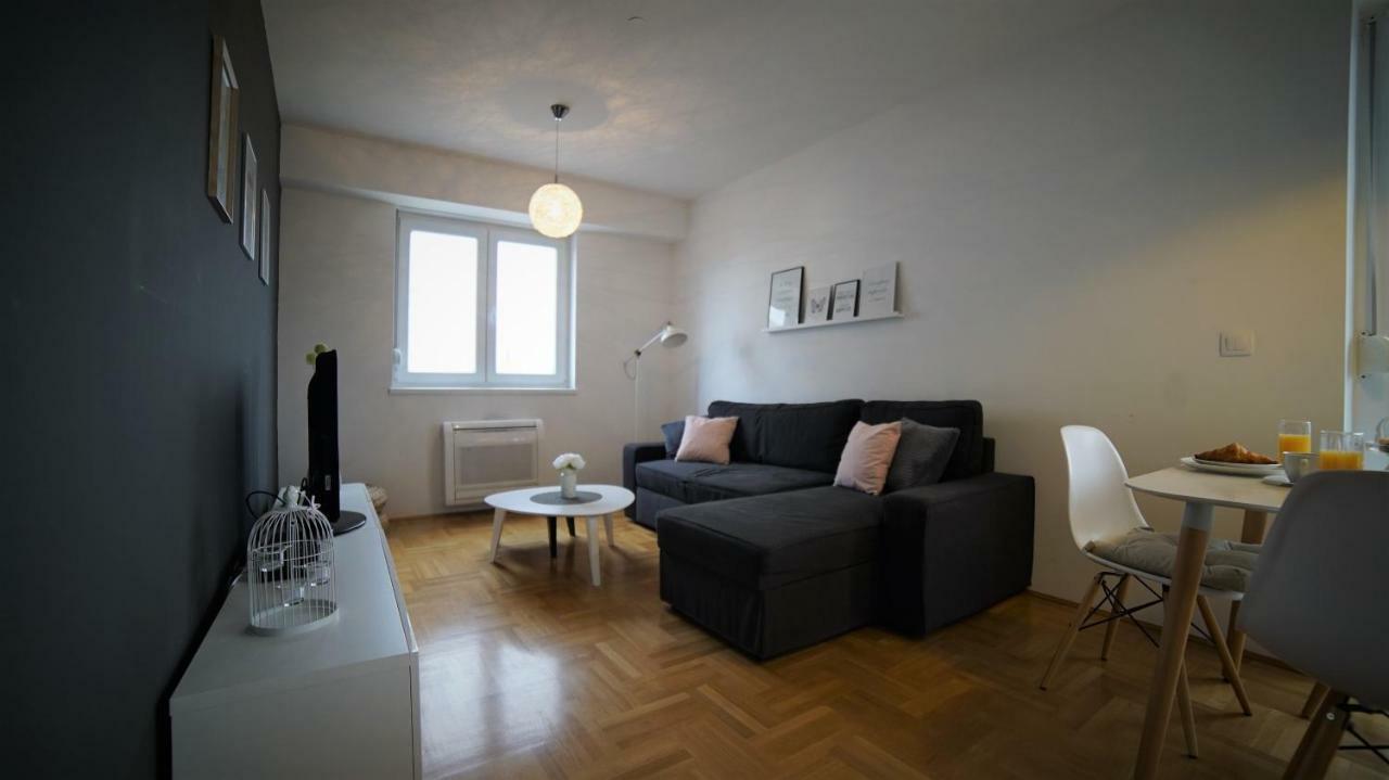 Dolce Vita Apartment Zara Esterno foto