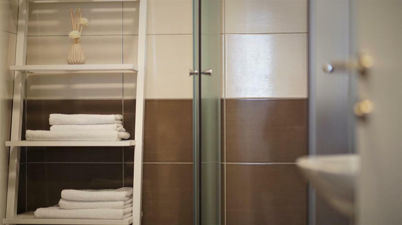 Dolce Vita Apartment Zara Esterno foto
