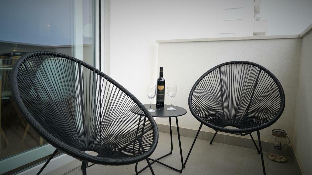 Dolce Vita Apartment Zara Esterno foto