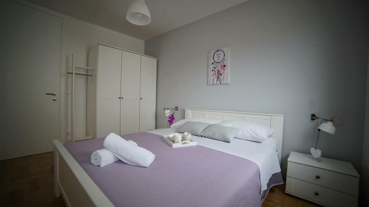 Dolce Vita Apartment Zara Esterno foto